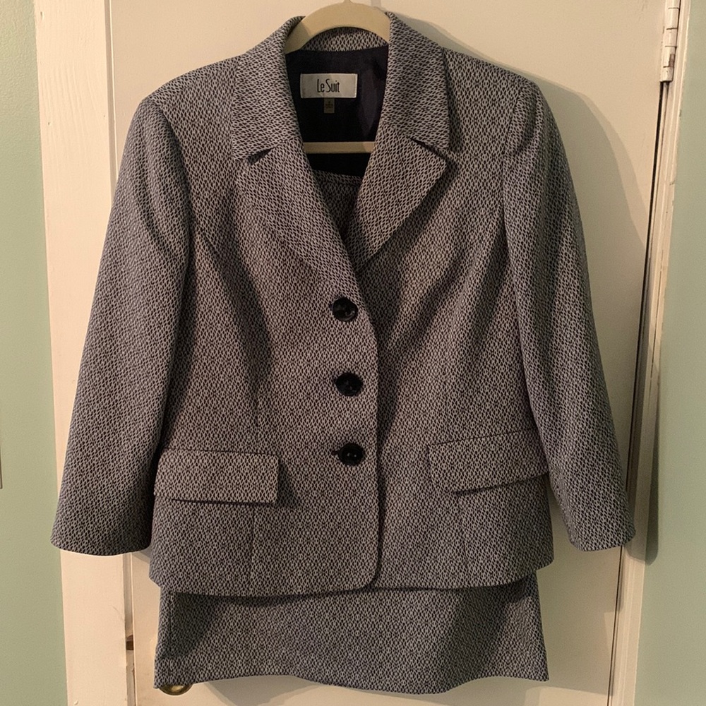 Le Suit skirt suit size 8
